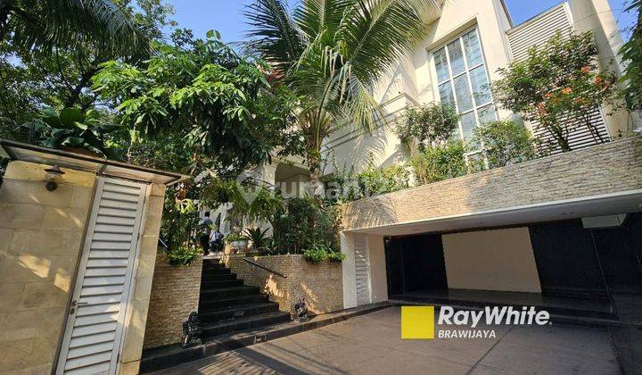 Luxurious House di jalan Wijaya, kebayoran Baru, Jakarta Selatan, 1 km ke MRT Blok M, lokasi tenang 1