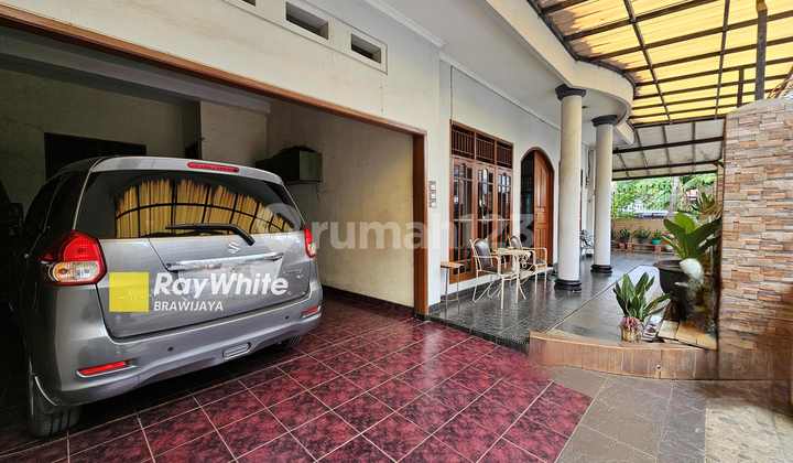 1 KM ke Tol Jorr, Rumah Hook di Pondok Pinang, Jakarta Selatan 1 KM ke Tol Jorr, Rumah Hook di Pondok Pinang, Jakarta Selatan