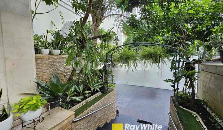 Luxurious House di jalan Wijaya, kebayoran Baru, Jakarta Selatan, 1 km ke MRT Blok M, lokasi tenang 2