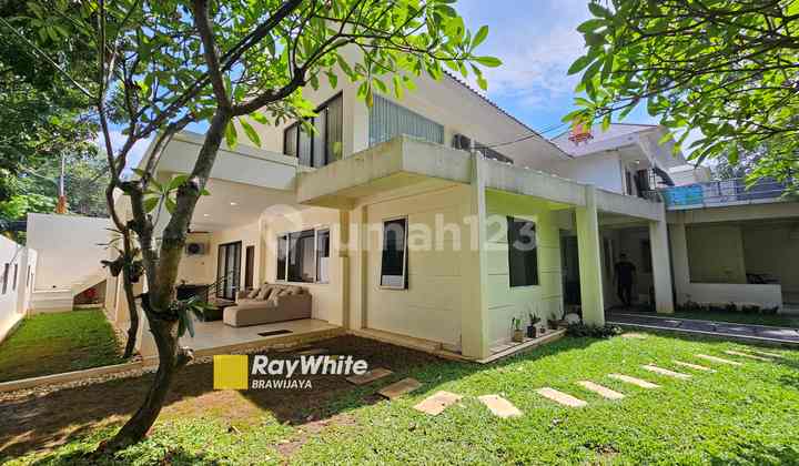 Rumah di Jalan Kerinci, Kebayoran Baru, Jaksel, Dekat MRT, Cocok Buat Tempat Usaha, 2 Km ke Senayan