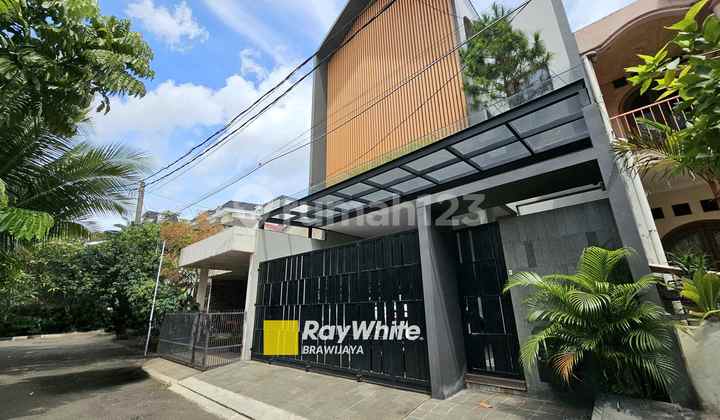 Industrial Minimalist House di Kompleks Bumi Karang Indah, Lebak Bulus, Private Pool, Dekat MRT Lebak Bulus Industrial Minimalist House di Kompleks Bumi Karang Indah, Lebak Bulus, Private Pool, Dekat MRT Lebak Bulus