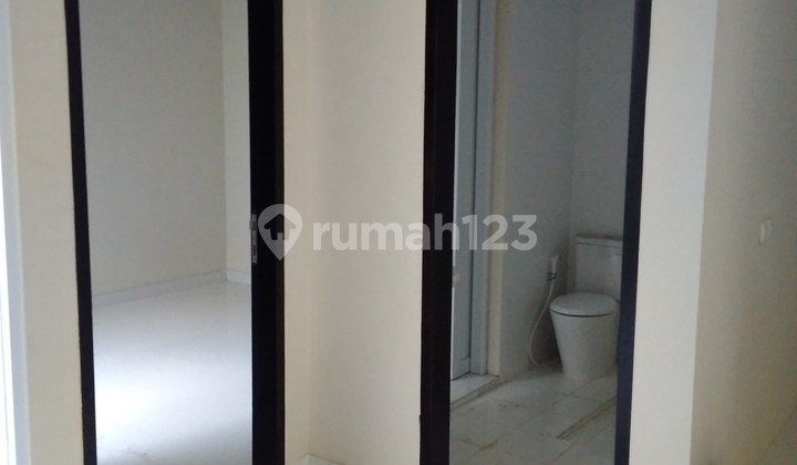 Rumah nyaman luas dekat mall cinere dan jaksel lebak bulus MRT 8