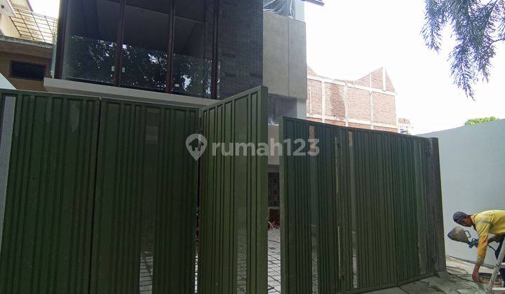 Rumah nempel lap golf pondok labu dekat 2 MRT dan fasilitas 2