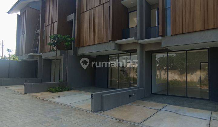 Rumah siap huni mepet bgt pondok indah sangat strategis 1