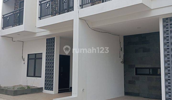 Rumah nempel jaksel pd labu harga 1 m man paling murah 1