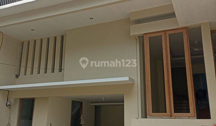 Rumah  privat 10 menit ke MRT lebak bulus nempel fasilitas 1