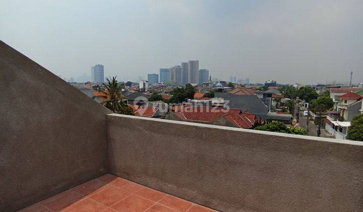 Rumah siap huni nempel langsung pondok indah  2