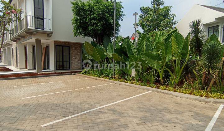 Rumah Sangat Cantik Asri Cirendeu Nempel Lebak Bulus 1