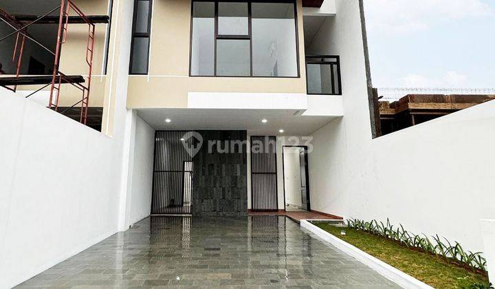 Rumah Tanah Super Luas Dalam Komplek Mewah  1