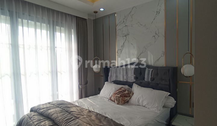 Rumah Clasic Eropa Paling Mewah Nempel MRT Lebakbulus 2