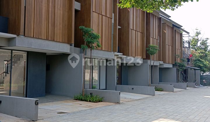 Pondok Pinang Luxury House Adjacent to PIM and Senayan 2