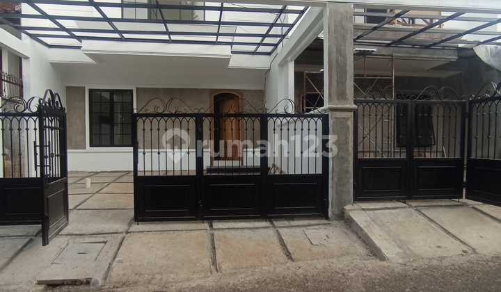 Rumah di Apit 2 MRT Lebak Bulus dan MRT Fatmawati 2
