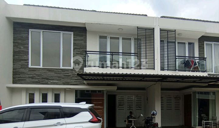 Rumah Luas Besar Banget di Cirendeu Nempel MRT Lebakbulus