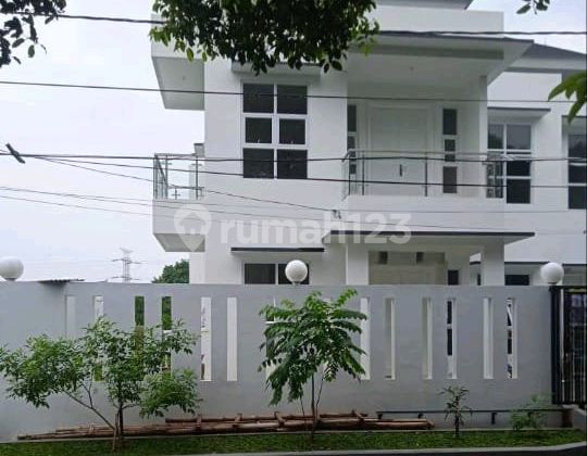 Rumah Hook Luas Dekat Lebakbulus Jakartaselatan