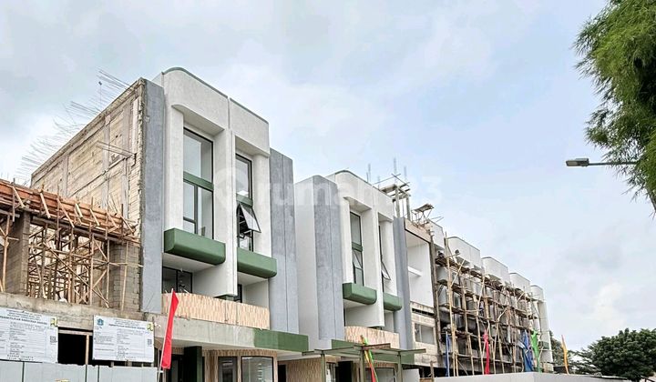 Ruko Mewah Dikawasan Emas Kebagusan Raya Super Ramai