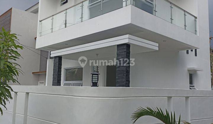 Rumah Hook Super Luas Di Cinere Nempel Jaksel 1