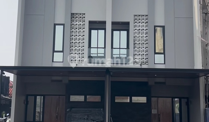 Rumah Cantik Rooftop Harga Murah di Jagakarsa Jaksel Rumah Cantik Rooftop Harga Murah di Jagakarsa Jaksel