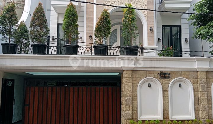 Luxury Classic House Adjacent to Citos and Fatmawati MRT 2
