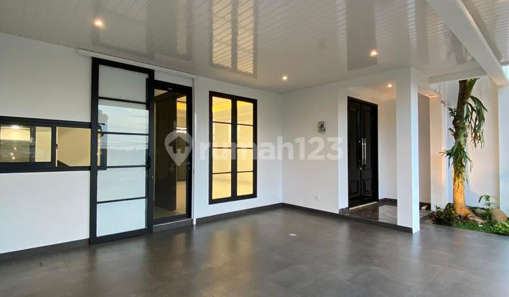 Rumah Mewah di Cibubur Nempel Banget LRT Cibubur 2