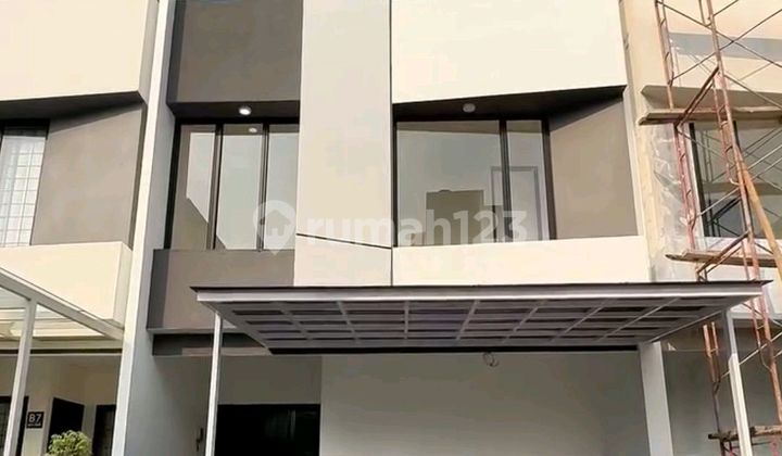 Rumah Rooftop Cantik Termurah Nempel MRT Lebakbulus