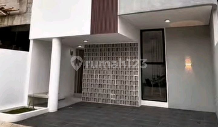 Rumah Cantik Rooftop Pavorit Keluarga Jaksel