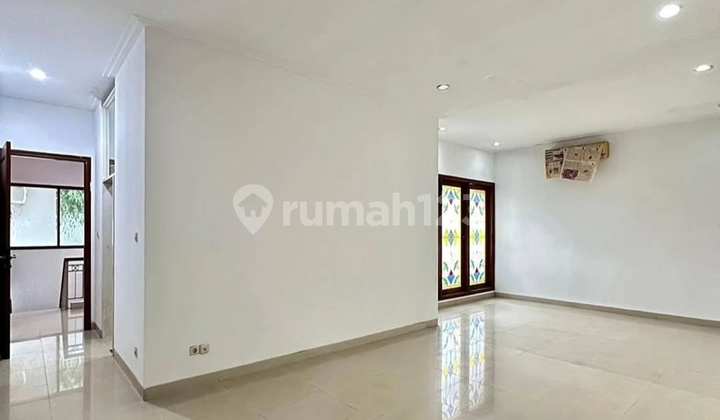 Luxury Private House in Lebak Bulus Adjacent to MRT and Toll Road 2