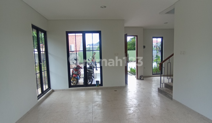 Rumah Hook Cantik Luas Nempel MRT Lebak Bulus 2