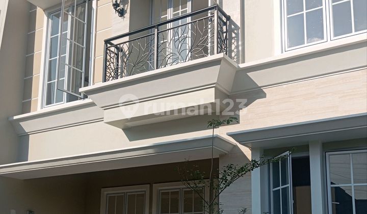 Rumah Mewah 3 Lantai Termurah di Cilandak Nempel Citos dan MRT