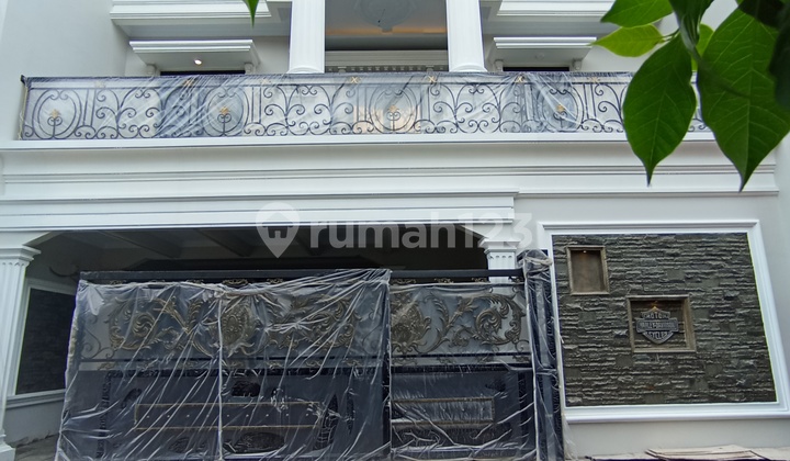 Luxurious Grand House in Kebagusan Tbsimatupang 2