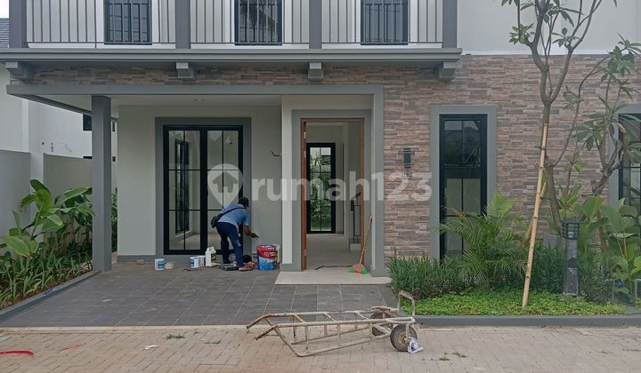 Rumah Hook Taman Luas 10 Menit ke MRT Lebakbulus