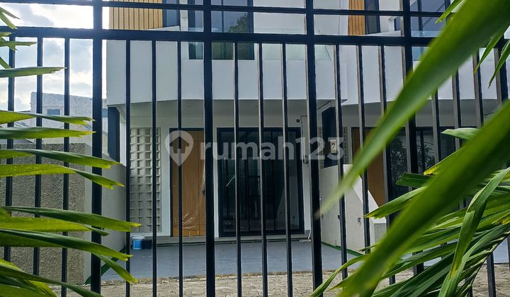 Rumah Siap Huni Aman Nyaman Dekat ke MRT Lebak Bulus