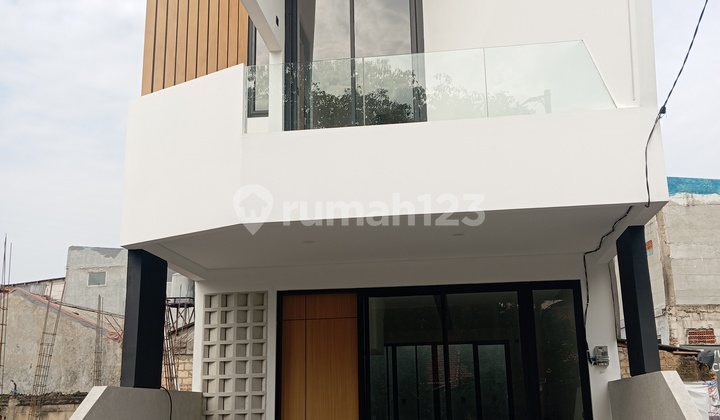 Rumah Siap Huni Hanya 15 Menit ke MRT Lebak Bulus