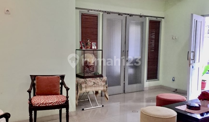 Well-Maintained House with Access to Toll Gate and Mall in Bintaro, South Jakarta 2