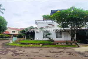 Three-Story House Near Toll Access in Bintaro Jaya Cluster 2