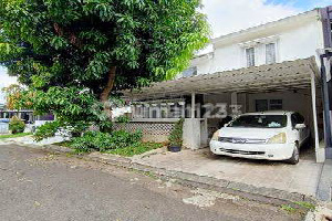 Two-story House In Cluster Near Toll Road And Public Facilities Bintaro