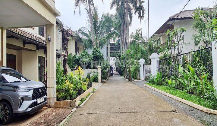 Rumah Bagus Dengan Kolam Renang Akses Toll Antara Di Pondok Labu 2