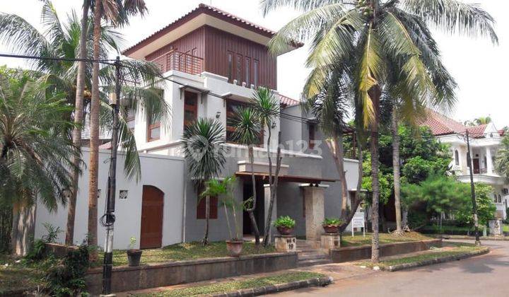 Rumah Di Cluster Dengan Kolam Renang Dekat Pintu Tol Dibintaro 1