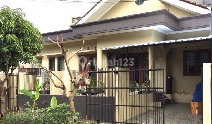 Dijual Rumah Siap Huni Dihoek Dekat Dengan Stasiun Kereta Bintaro 1