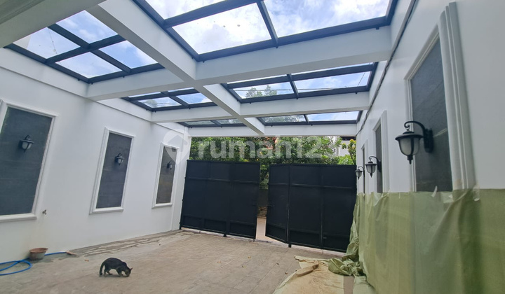 Rumah Modern Dengan Kolam Renang Di Bintaro Jakarta Dekat Tol 2