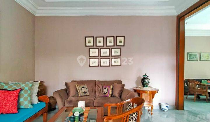 Dijual Rumah Bagus Dengan Kolam Renang Dekat Mall Di Ampera 4