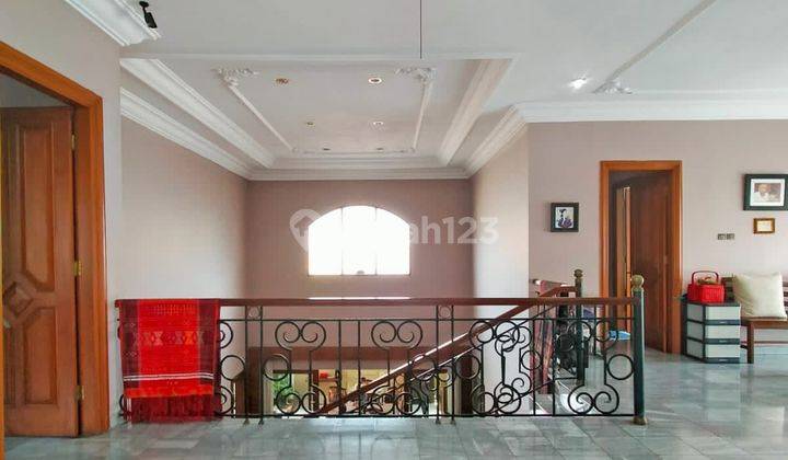 Dijual Rumah Bagus Dengan Kolam Renang Dekat Mall Di Ampera 5