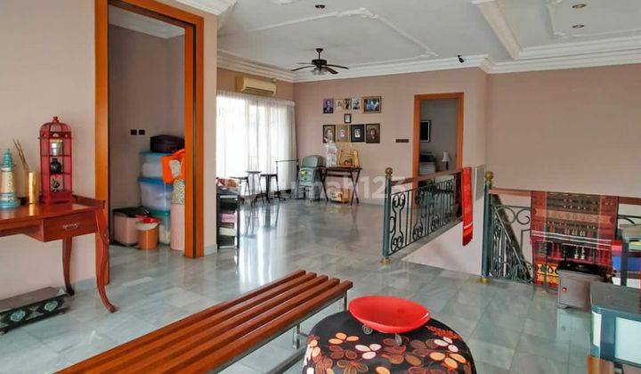 Dijual Rumah Bagus Dengan Kolam Renang Dekat Mall Di Ampera 8