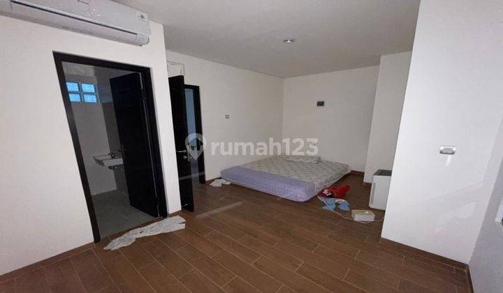  Rumah 3 Lantai Bagus Lokasi Dekat Dengan Pintu Tol Di Bintaro 2