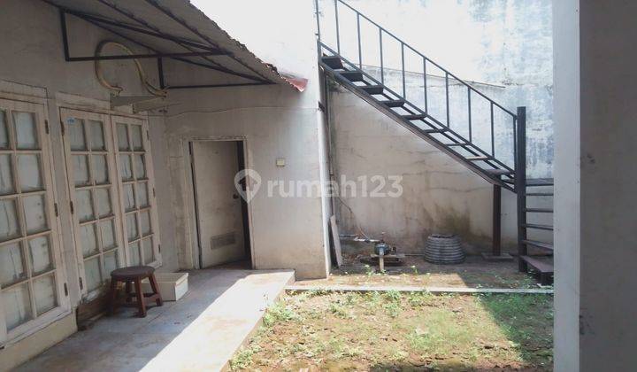 Rumah Depan Taman Dekat Mall Dan Stasiun Kereta Di Bintaro 2