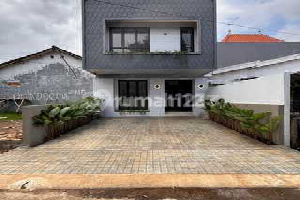 Rumah Siap Huni Dua Lantai Dekat Akses Tol Dan Krl Di Bintaro