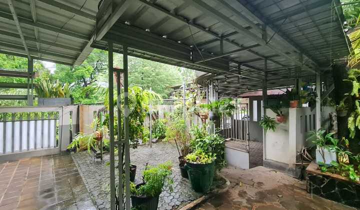 Rumah Hoek Halaman Luas Akses Krl Dan Fasilitas Umum Bintaro 2