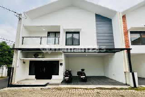 Minimalist Fully Furnished House Near Toll Road and MRT in Cilandak