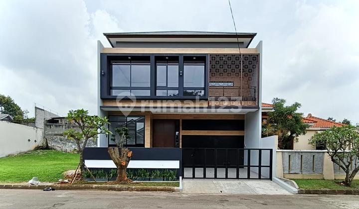 Luxury House with Swimming Pool in Bintaro Cluster Near Toll Road