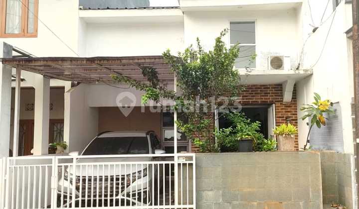 Rumah Siap Huni Dekat Stasiun Kereta di Bintaro