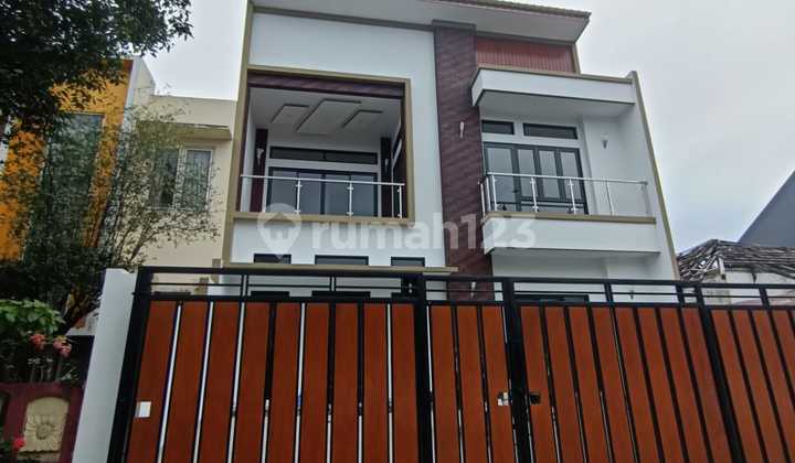 Ready-to-Live House in Cluster Near Toll Gate and BSD KRL Station
